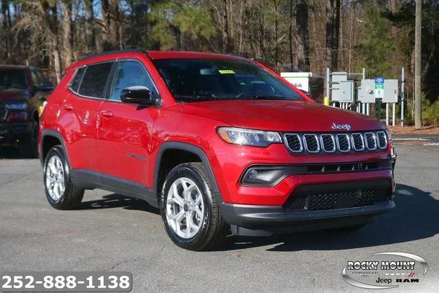 2025 Jeep Compass COMPASS LATITUDE 4X4