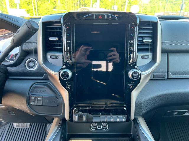 2024 Ram 3500 Laramie Crew Cab 4x4 8' Box