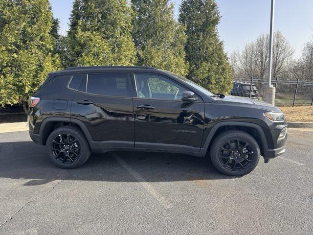 2025 Jeep Compass COMPASS LATITUDE 4X4