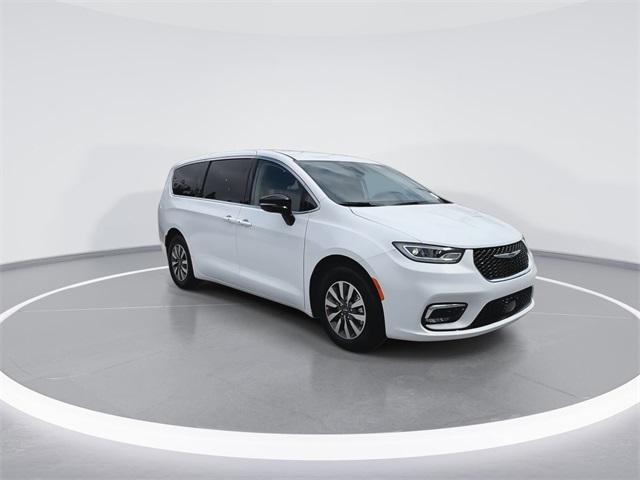2024 Chrysler Pacifica Hybrid PACIFICA PLUG-IN HYBRID SELECT