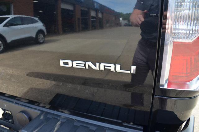 2020 GMC Canyon 4WD Crew Cab Long Box Denali