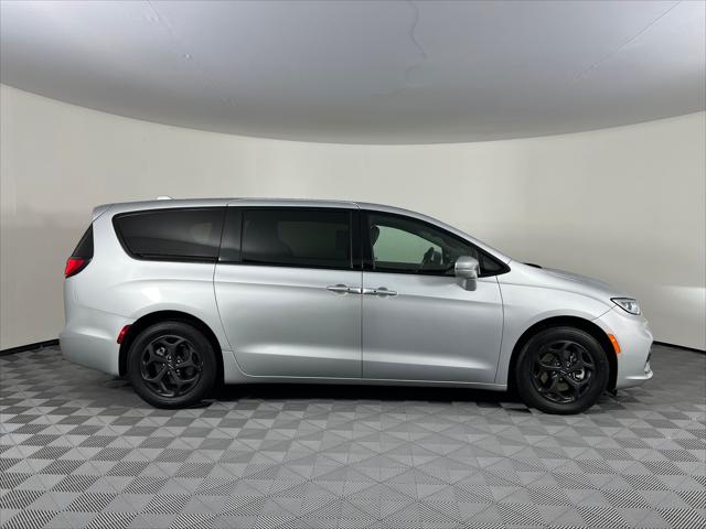 2022 Chrysler Pacifica Hybrid Touring L