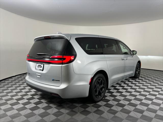 2022 Chrysler Pacifica Hybrid Touring L