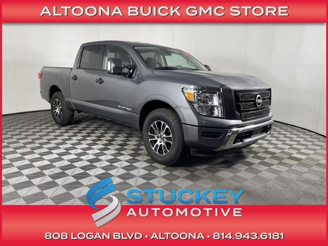 2024 Nissan TITAN Crew Cab SV 4x4