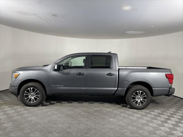 2024 Nissan TITAN Crew Cab SV 4x4