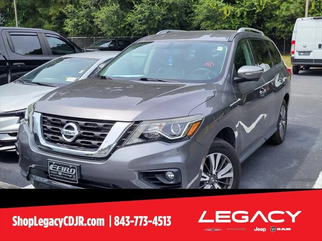 2017 Nissan Pathfinder SL