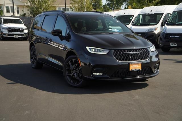 2022 Chrysler Pacifica Limited AWD