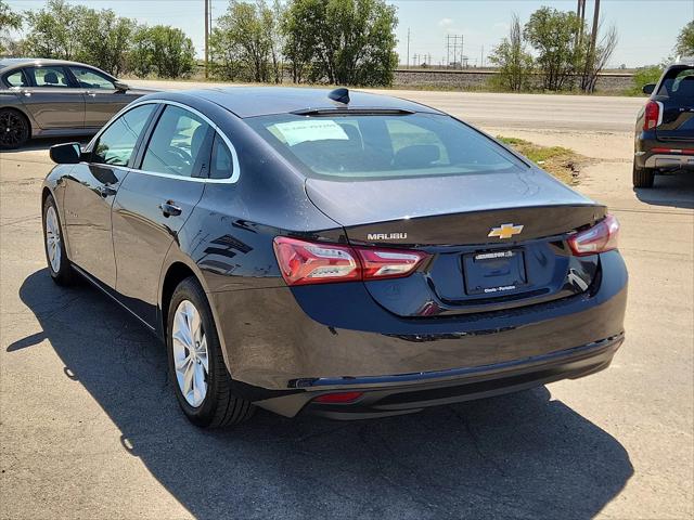 2022 Chevrolet Malibu FWD LT