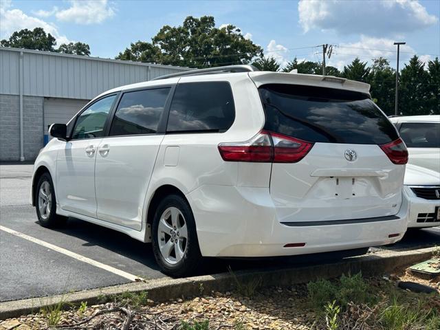 2020 Toyota Sienna LE