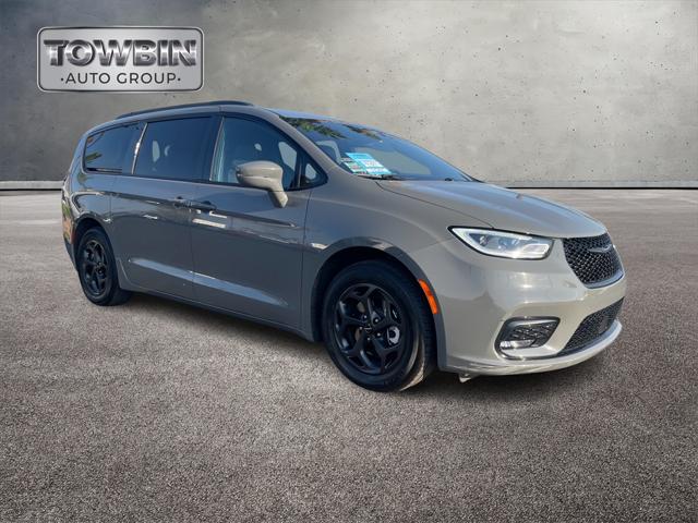 2022 Chrysler Pacifica Hybrid Touring L