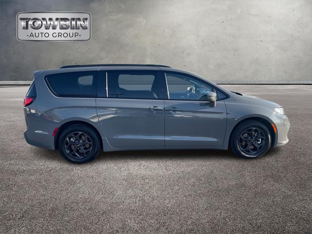 2022 Chrysler Pacifica Hybrid Touring L