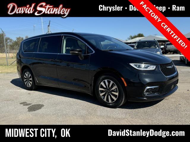 2022 Chrysler Pacifica Hybrid Touring L