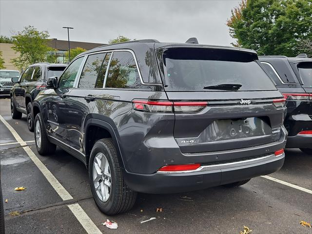 2025 Jeep Grand Cherokee GRAND CHEROKEE LAREDO X 4X4