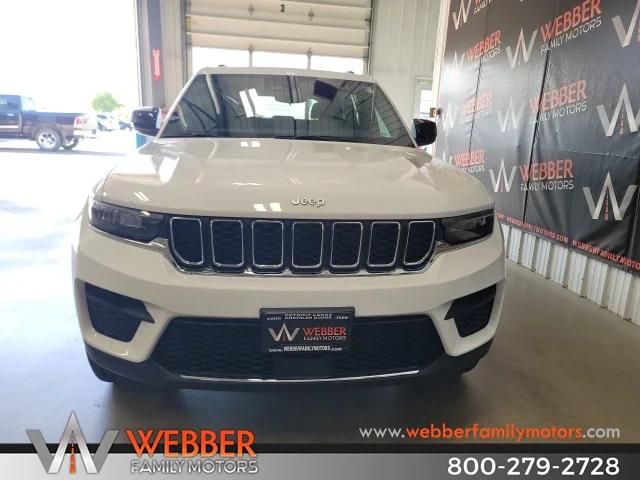 2025 Jeep Grand Cherokee GRAND CHEROKEE LAREDO X 4X4