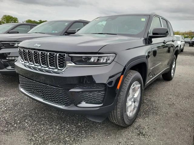 2025 Jeep Grand Cherokee GRAND CHEROKEE LAREDO X 4X4