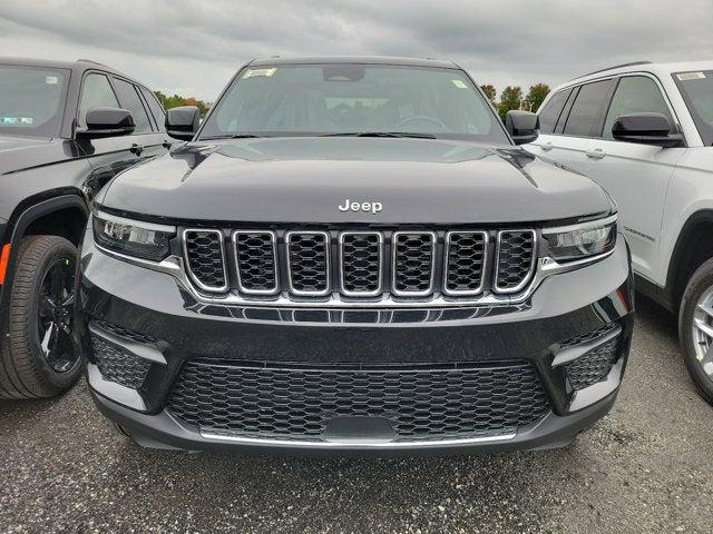 2025 Jeep Grand Cherokee GRAND CHEROKEE LAREDO X 4X4