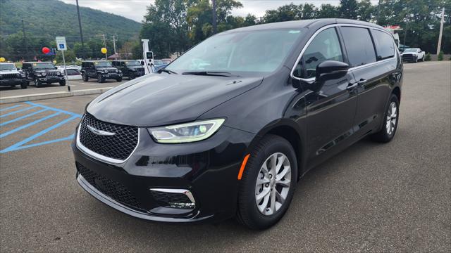 2024 Chrysler Pacifica PACIFICA TOURING L AWD