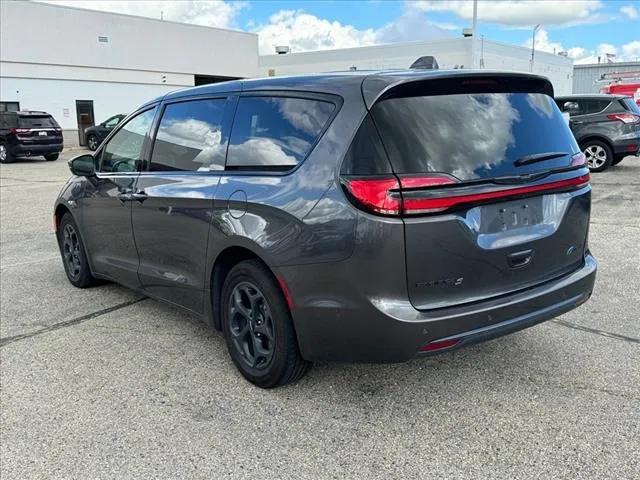 2022 Chrysler Pacifica Hybrid Limited