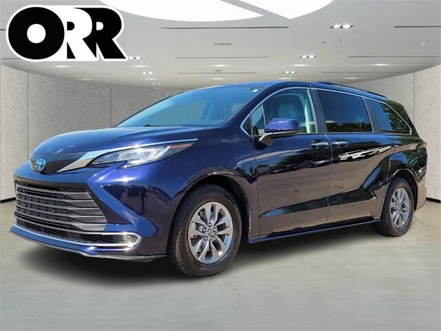 2023 Toyota Sienna XLE