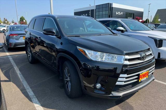 2017 Toyota Highlander SE