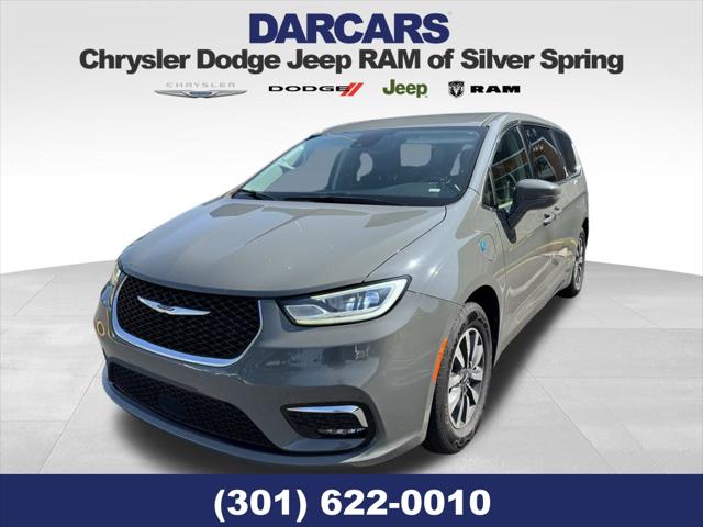 2022 Chrysler Pacifica Hybrid Touring L