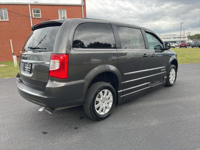 2016 Chrysler Town and Country Touring