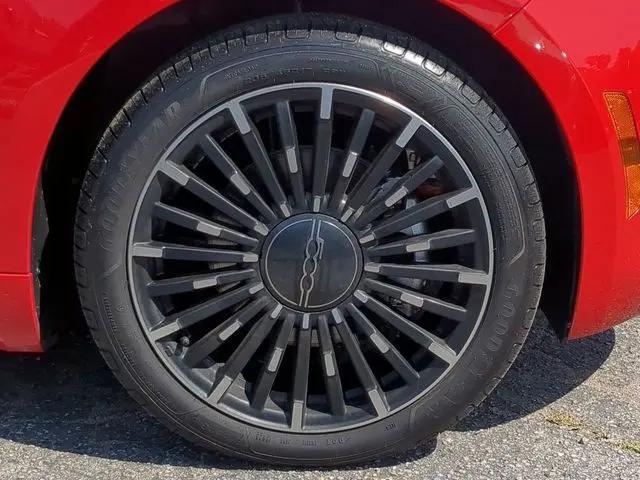2024 Fiat 500e INSPI(RED) FWD