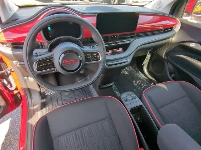 2024 Fiat 500e INSPI(RED) FWD