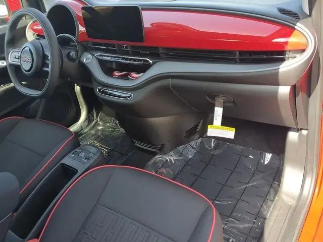 2024 Fiat 500e INSPI(RED) FWD