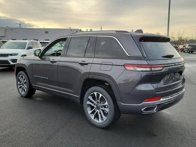 2022 Jeep Grand Cherokee 4xe Overland 4x4