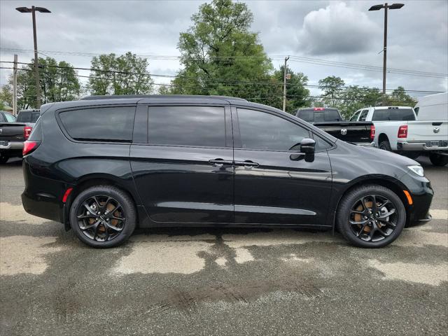 2023 Chrysler Pacifica Touring L AWD