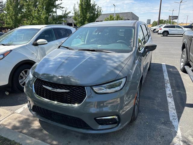 2022 Chrysler Pacifica Hybrid Touring L