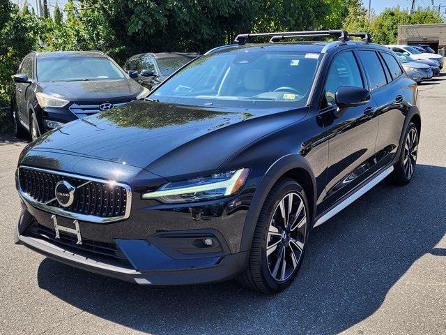 2023 Volvo V60 Cross Country