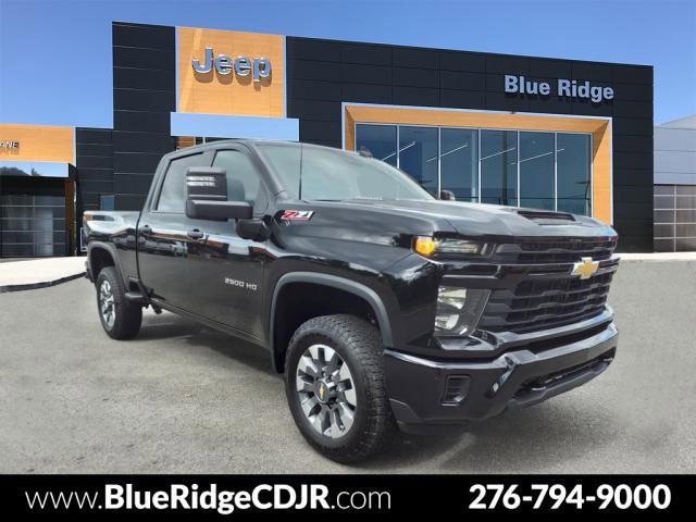 2024 Chevrolet Silverado 2500HD 4WD Crew Cab Standard Bed Custom