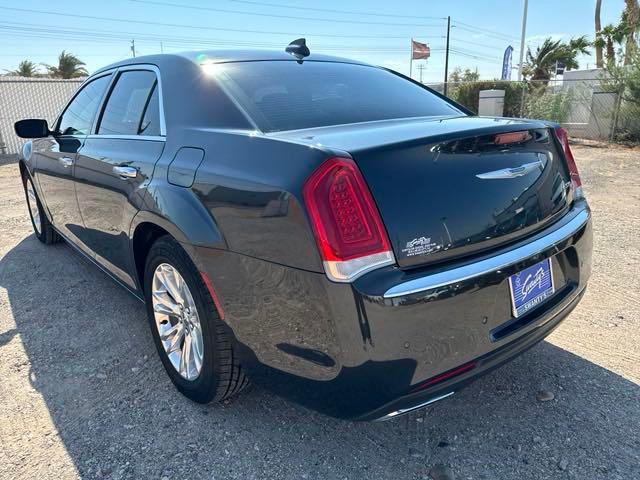 2017 Chrysler 300C Base