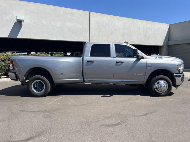 2022 RAM 3500 Tradesman Crew Cab 4x4 8 Box