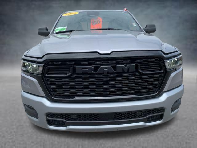 2025 RAM 1500 Tradesman Quad Cab 4x4 64 Box