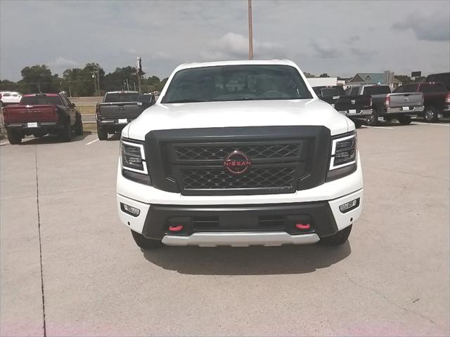 2024 Nissan TITAN Crew Cab PRO-4X 4x4