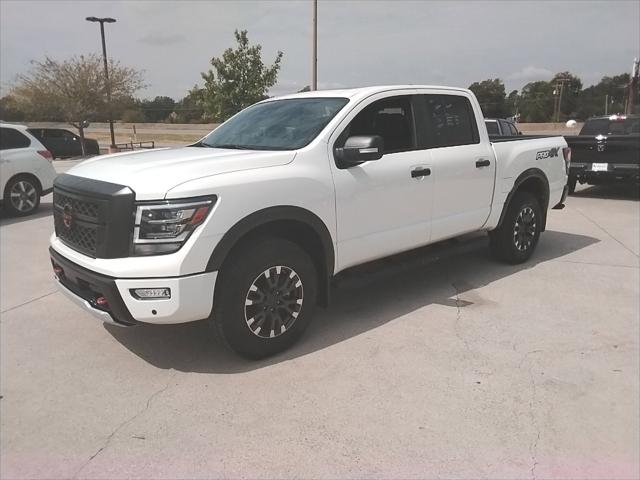 2024 Nissan TITAN Crew Cab PRO-4X 4x4