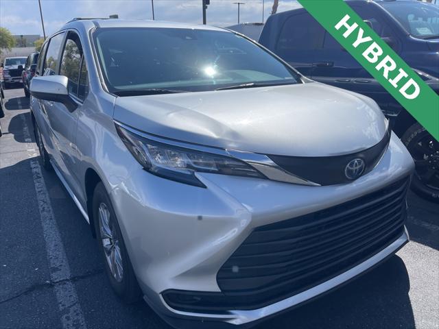 2023 Toyota Sienna LE