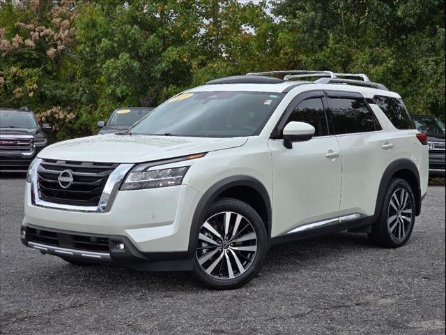 2023 Nissan Pathfinder Platinum FWD