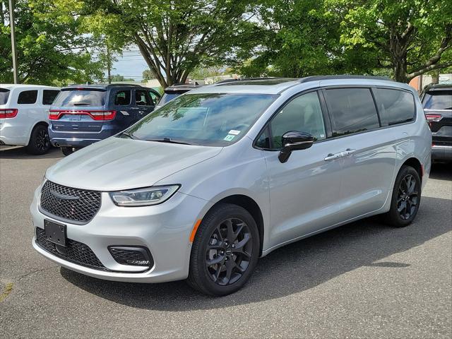 2023 Chrysler Pacifica Limited AWD