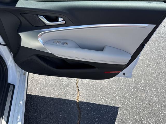 2025 Genesis G70 2.5T RWD
