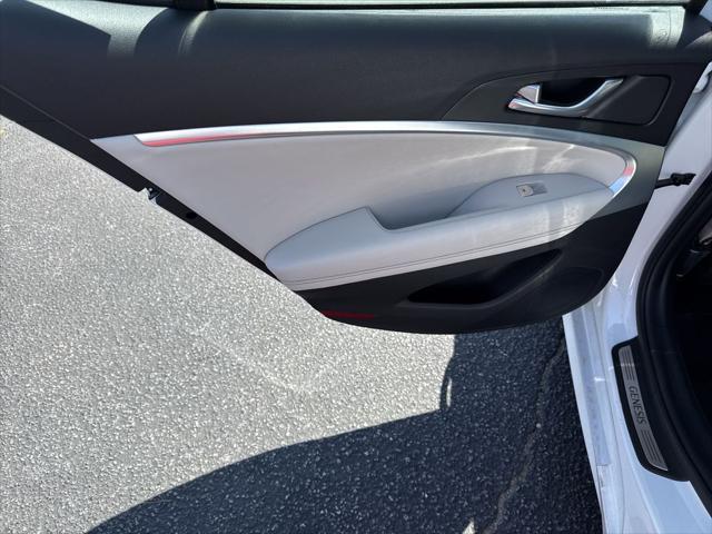 2025 Genesis G70 2.5T RWD