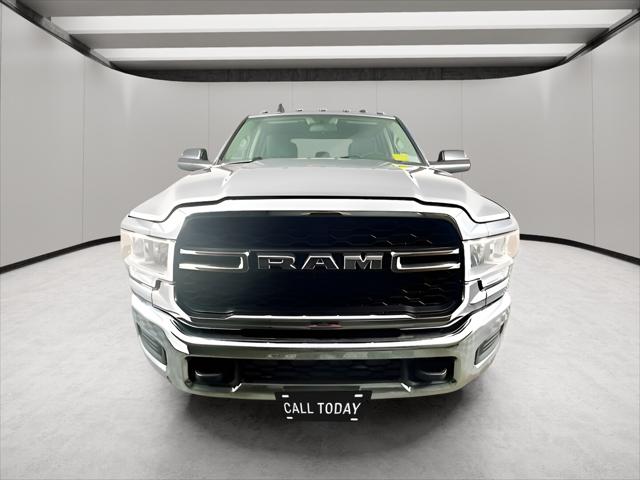 2019 RAM 3500 Tradesman Crew Cab 4x4 8 Box