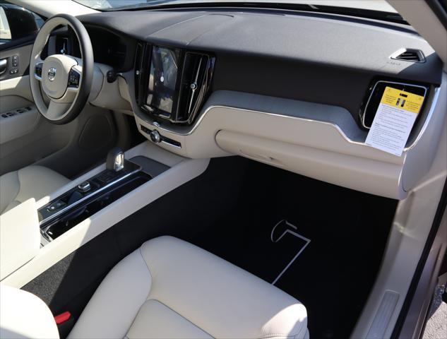 2025 Volvo XC60 Plug-In Hybrid Plus