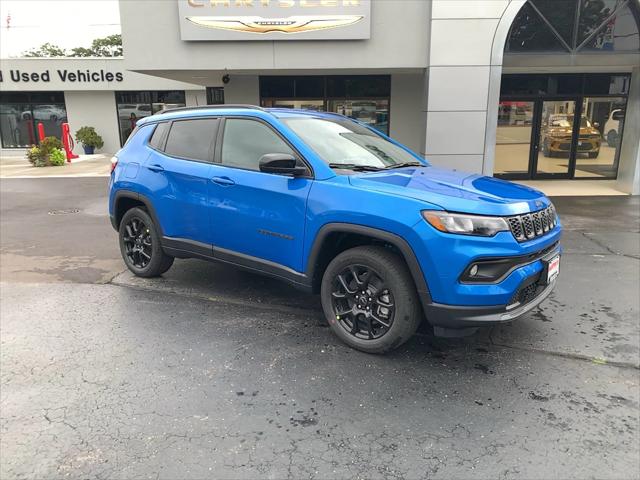 2025 Jeep Compass COMPASS LATITUDE 4X4