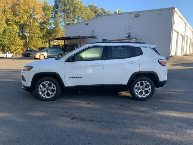 2025 Jeep Compass COMPASS LATITUDE 4X4