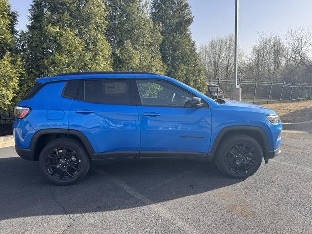 2025 Jeep Compass COMPASS LATITUDE 4X4