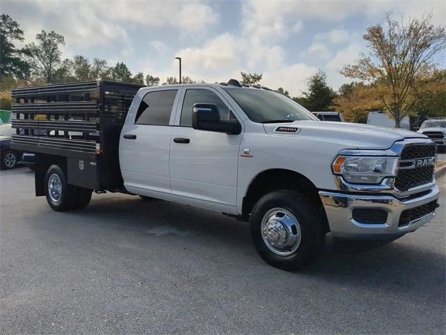 2024 RAM Ram 3500 Chassis Cab RAM 3500 TRADESMAN CREW CAB CHASSIS 4X4 60 CA